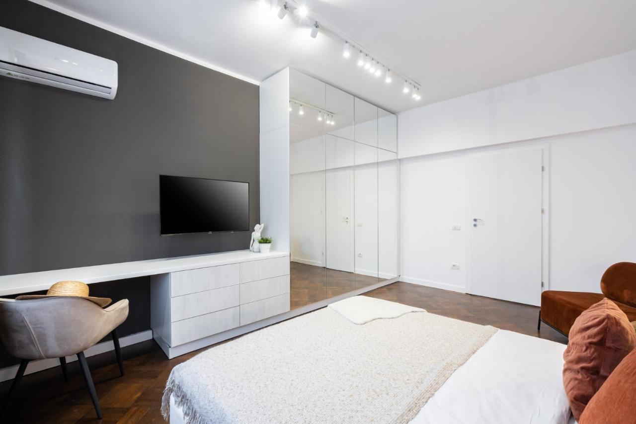 Elegant Two Bedrooms Apartment Bucharest Exterior photo