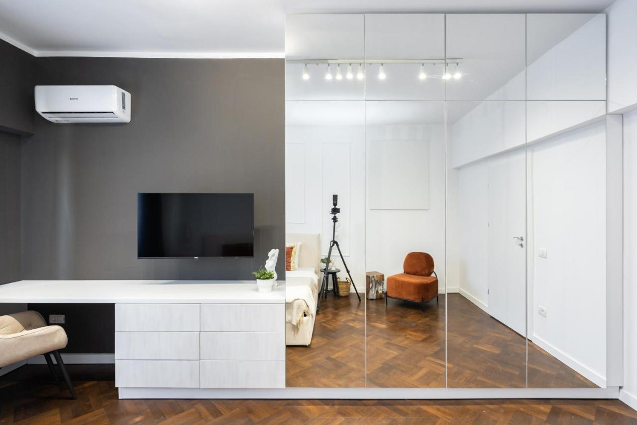 Elegant Two Bedrooms Apartment Bucharest Exterior photo