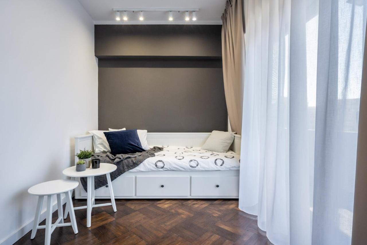 Elegant Two Bedrooms Apartment Bucharest Exterior photo
